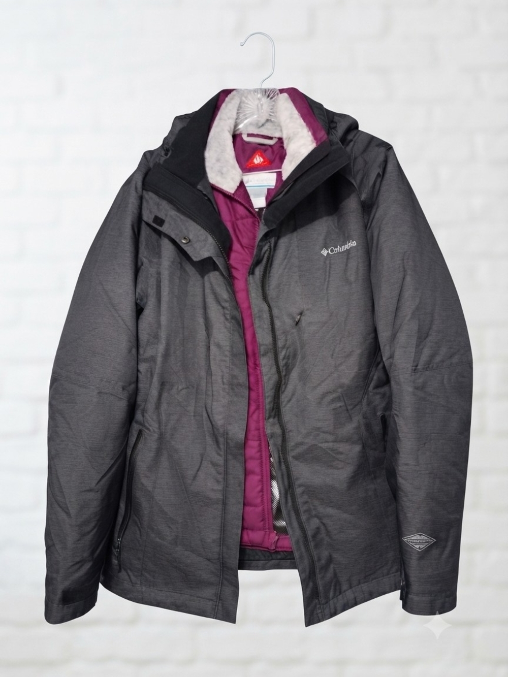 Columbia Women's 3-in-1 Interchange Jacket, Size Large.